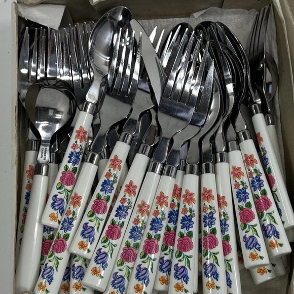Source Unknown Other - Vintage 70s Floral Patterned Summer Blush Cutlery Set w White Handles Stainless